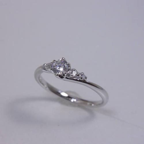 KELLCH(ケルヒ)のダイヤの婚約指輪
