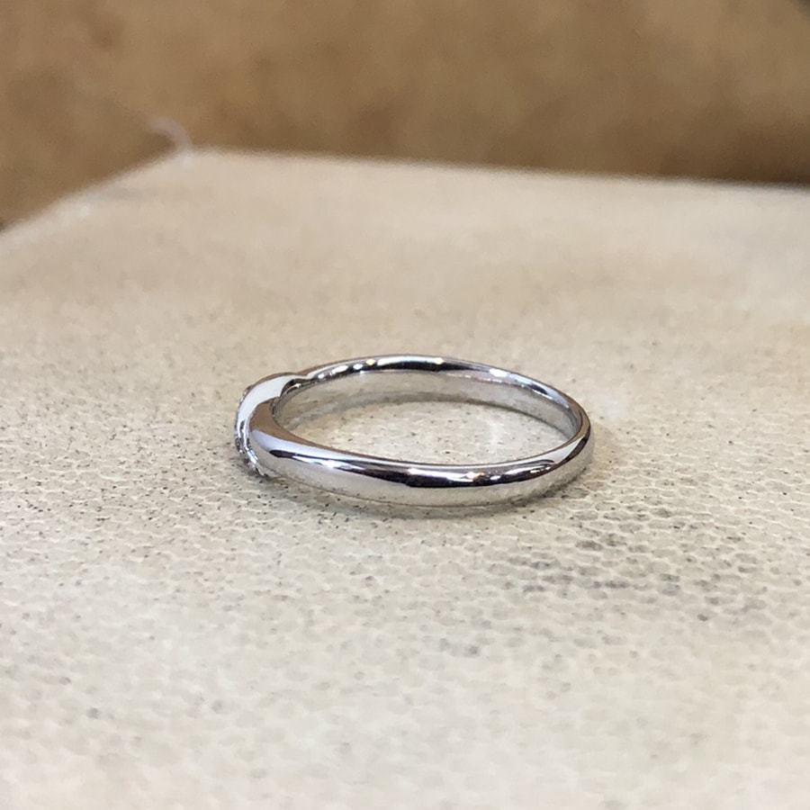 マリッジリング、結婚指輪 「carino（カリーノ）」女性用左側