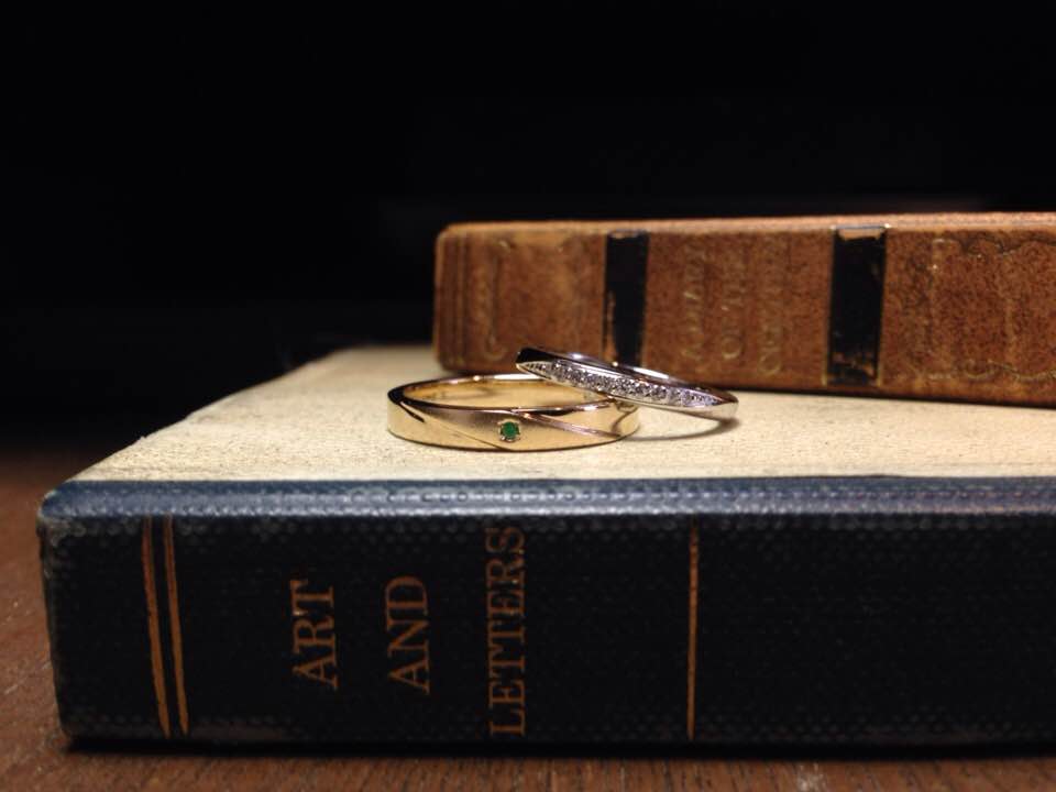 結婚指輪手作り作品 「エメラルドとダイヤモンドが映える結婚指輪」