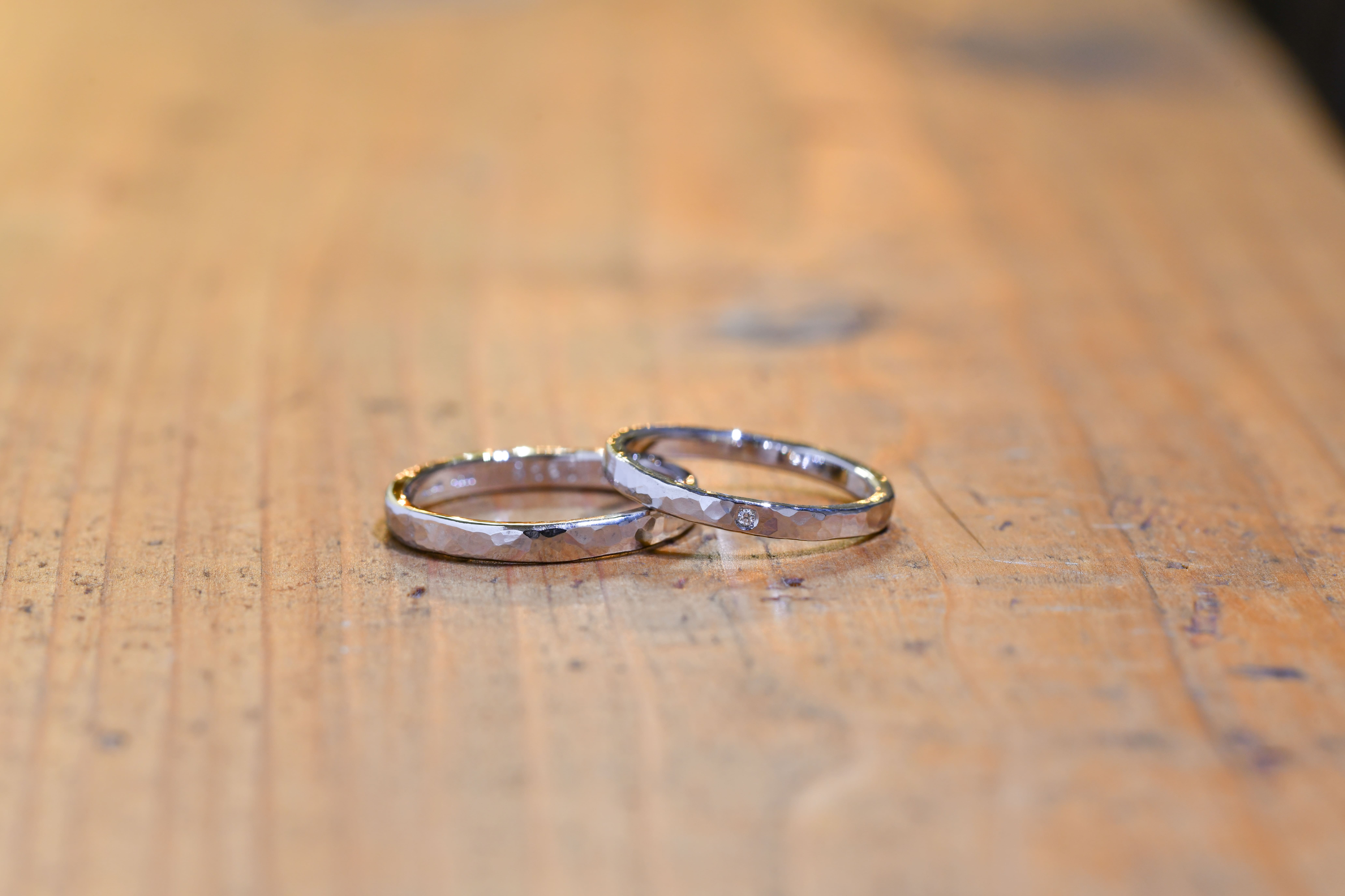 プラチナ槌目の結婚指輪 | 結婚指輪手作り作品