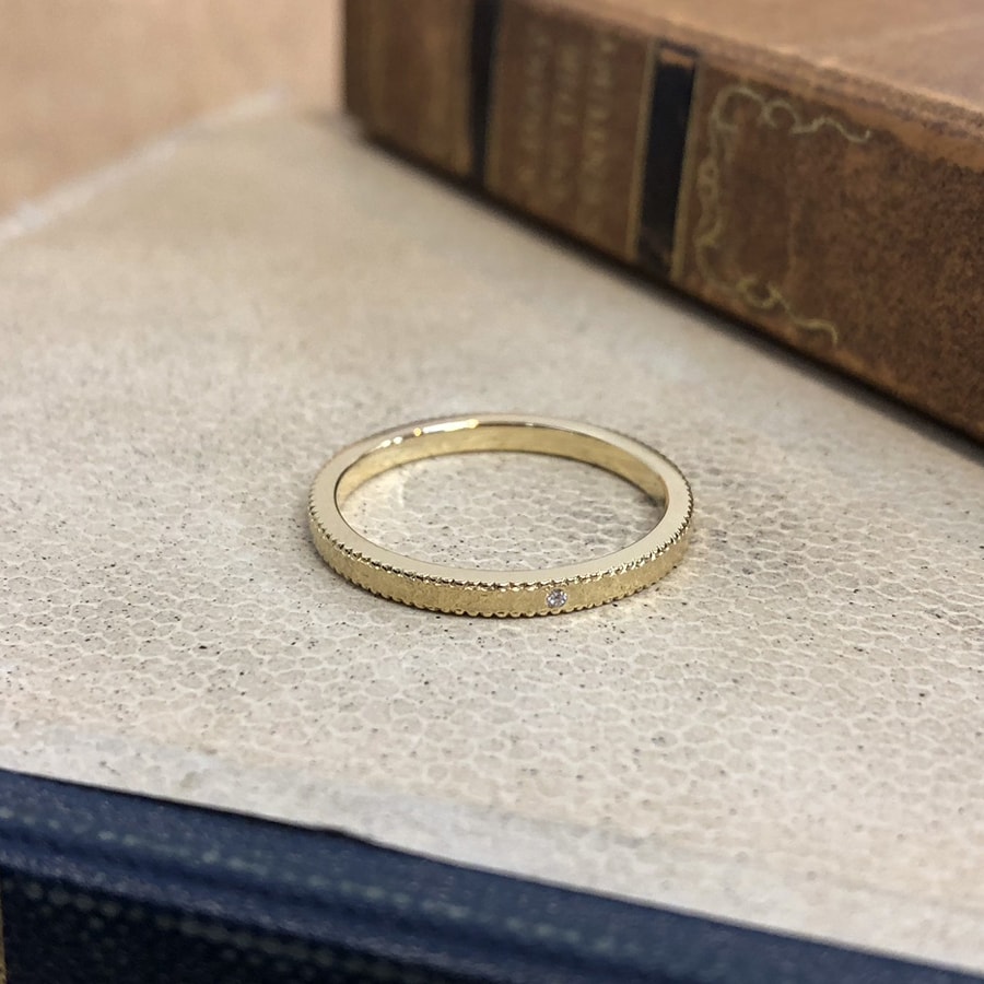 指輪イメージ「【結婚指輪】 rocher-milgrain flat（ロシェ・ミルグレイン　フラット）【鍛造】　女性用単品」