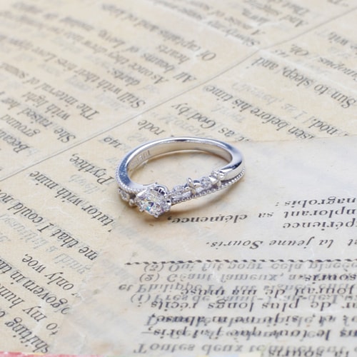 【婚約指輪】baiser de l'ange（ベゼ・ド・ランジュ） 0.25ct ダイヤモンドの写真